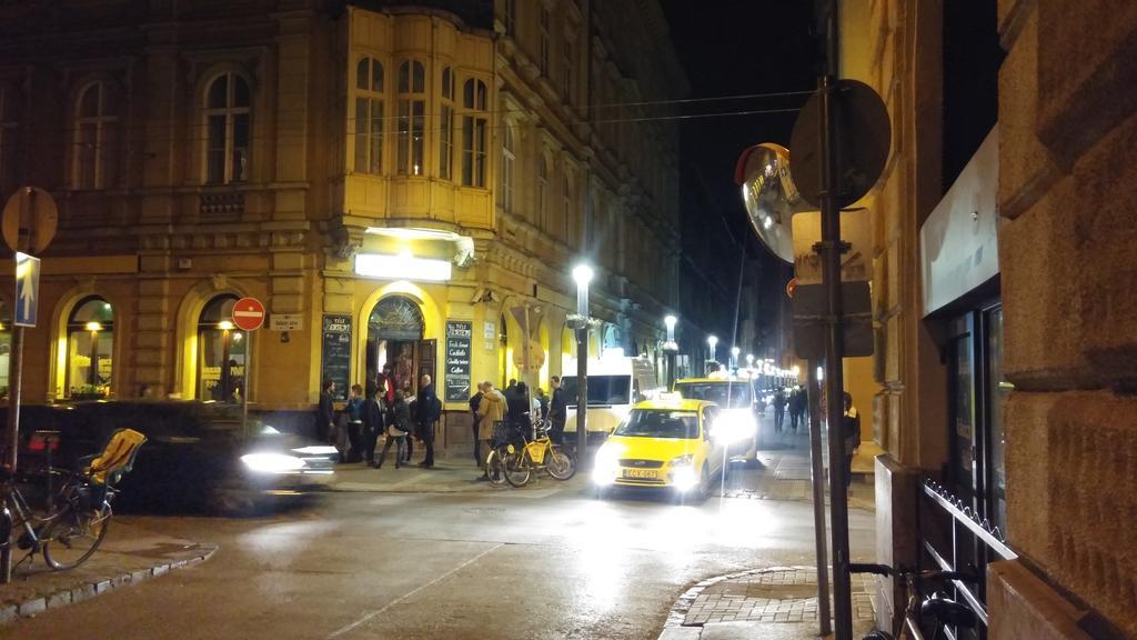 Sleepover City Center Apartment Budapest Bilik gambar